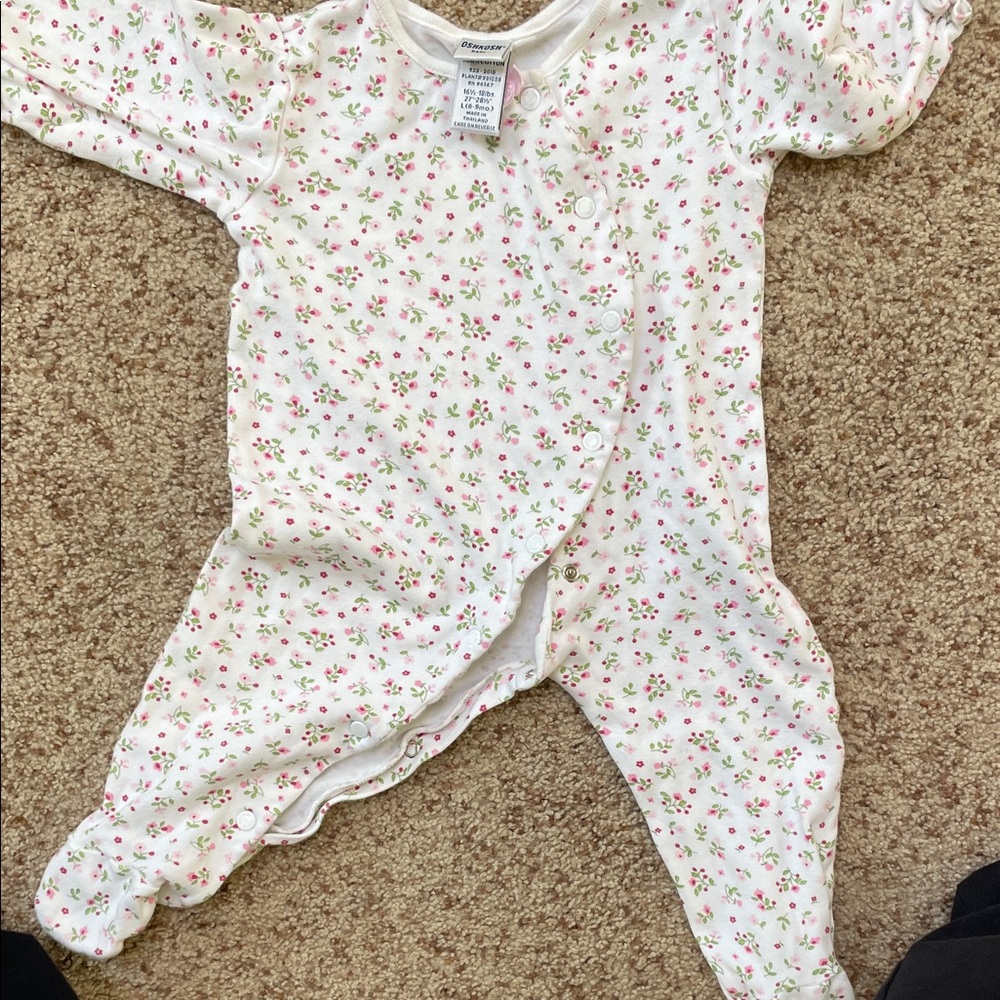 OshKosh infant girl size 6 9 months Pink Floral Kids Footie